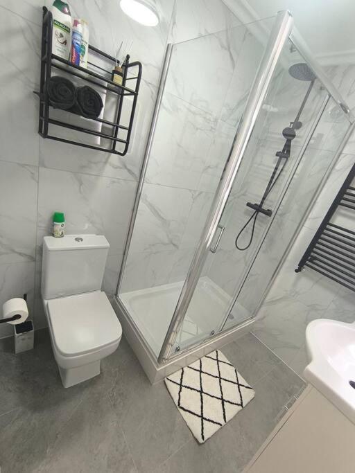 Studio Style Room, Near Tooting Broadway Station Londra Esterno foto