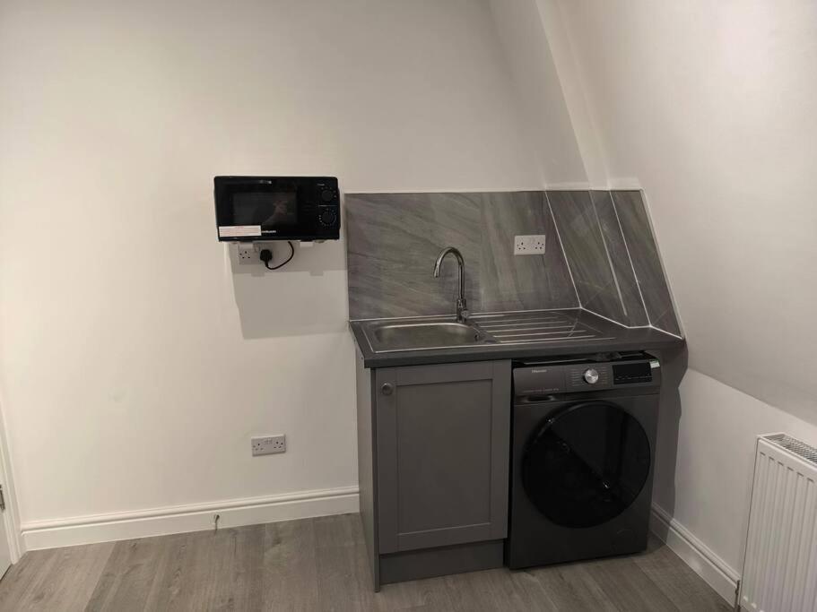 Studio Style Room, Near Tooting Broadway Station Londra Esterno foto