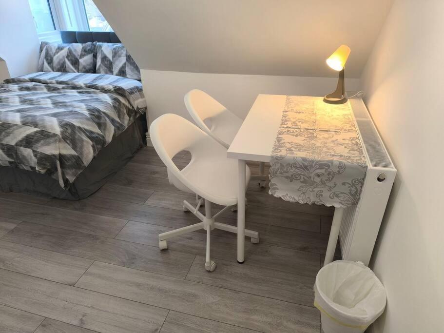 Studio Style Room, Near Tooting Broadway Station Londra Esterno foto