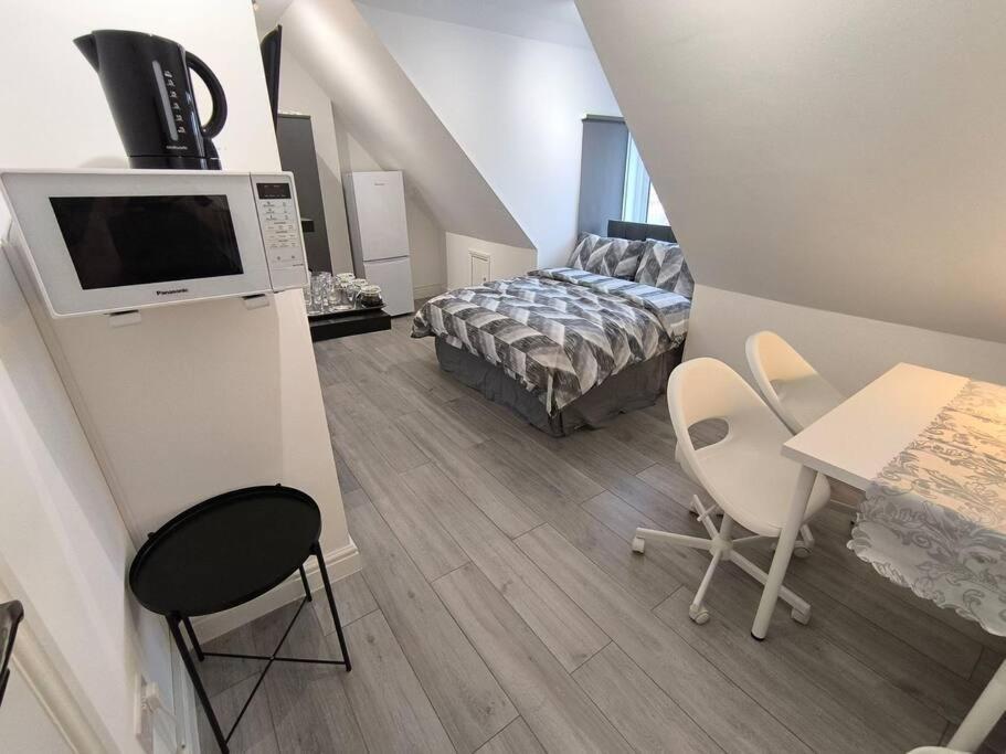 Studio Style Room, Near Tooting Broadway Station Londra Esterno foto